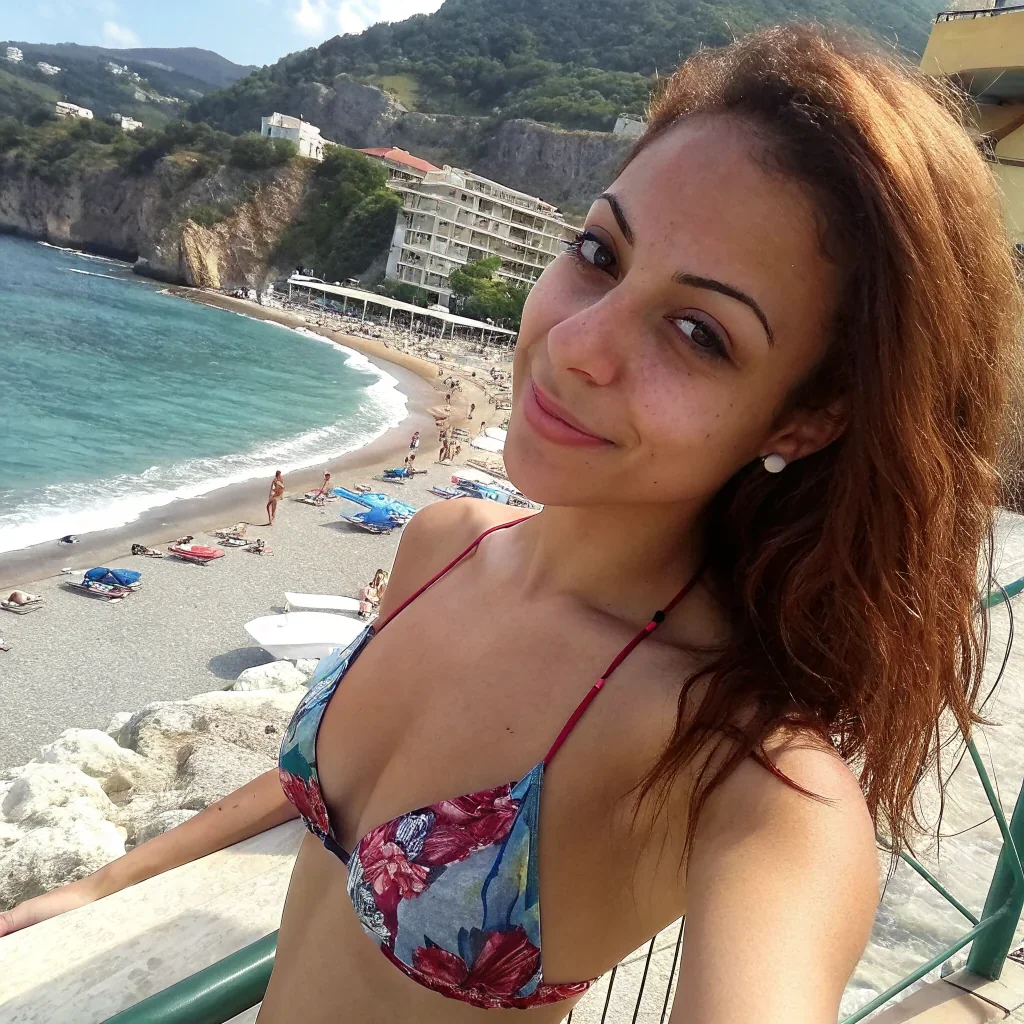 Photo 2 de Cassandra